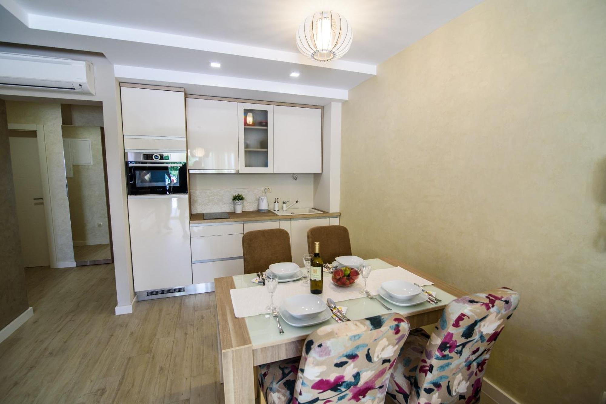 Apartments Leone Lukas Promajna Room photo