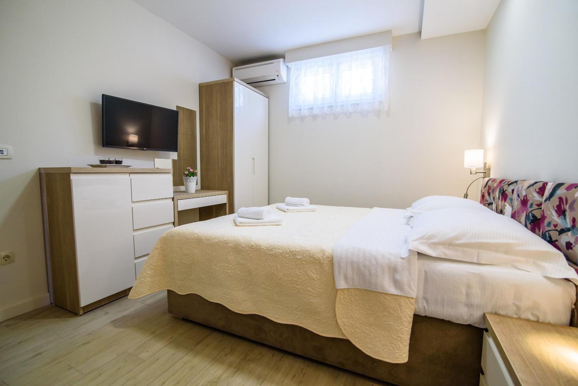 Apartments Leone Lukas Promajna Room photo